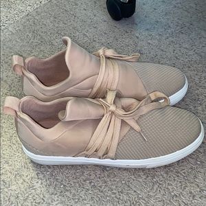 Steve Madden lace fabric sneakers